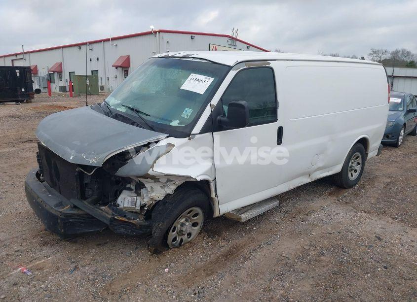 Photo 2 of 2009 Chevrolet Express 1500 WORK VAN (VIN 1GCFG15X991137849)