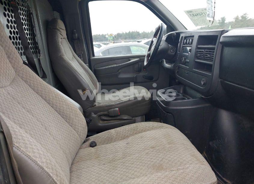 Photo 5 of 2009 Chevrolet Express 1500 WORK VAN (VIN 1GCFG15X991147555)