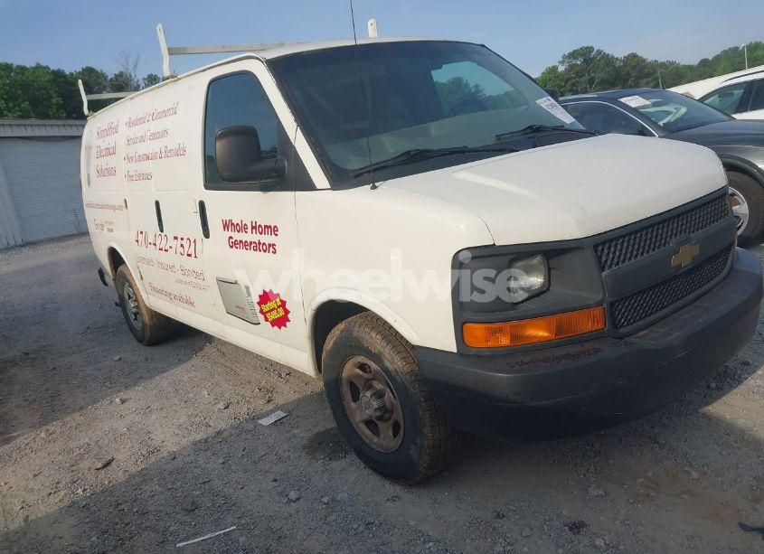 2003 Chevrolet Express (VIN 1GCFG15XX31100901) main photo