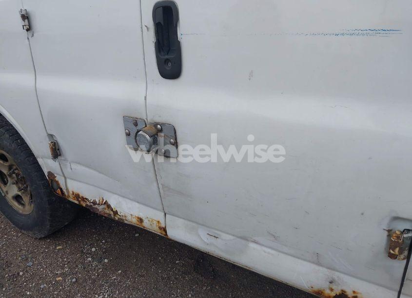 Photo 12 of 2005 Chevrolet Express (VIN 1GCFG15XX51241695)