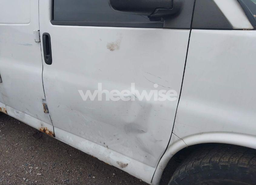 Photo 6 of 2005 Chevrolet Express (VIN 1GCFG15XX51241695)