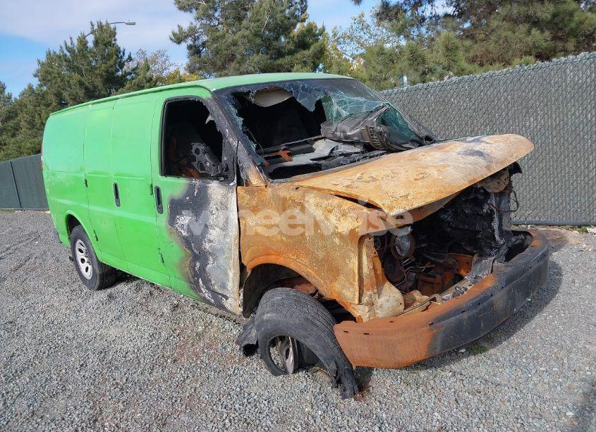 2009 Chevrolet Express 1500 WORK VAN (VIN 1GCFG15XX91110756) main photo