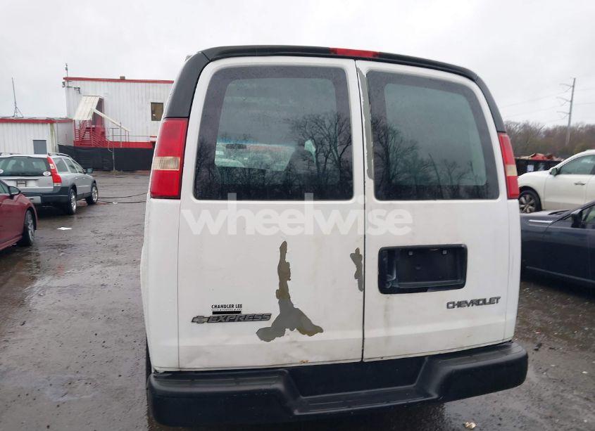 Photo 16 of 2003 Chevrolet Express (VIN 1GCFG25T531227574)