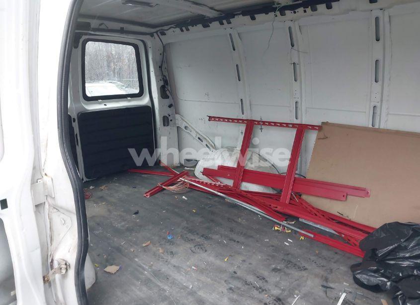 Photo 8 of 2003 Chevrolet Express (VIN 1GCFG25T531227574)