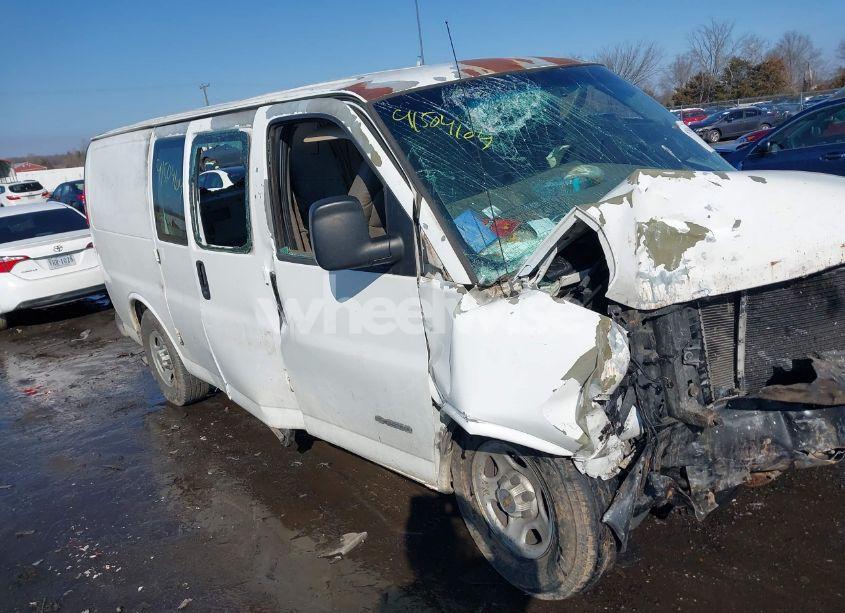 2003 Chevrolet Express (VIN 1GCFG25T731220111) main photo