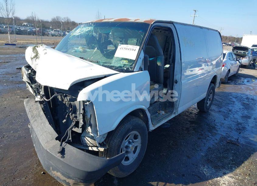 Photo 2 of 2003 Chevrolet Express (VIN 1GCFG25T731220111)