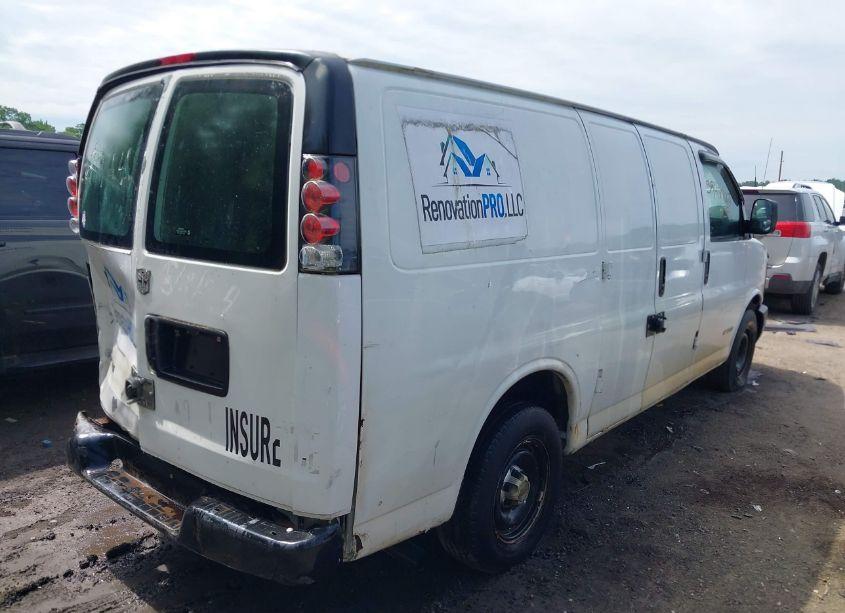 Photo 4 of 2003 Chevrolet Express (VIN 1GCFG25TX31135490)