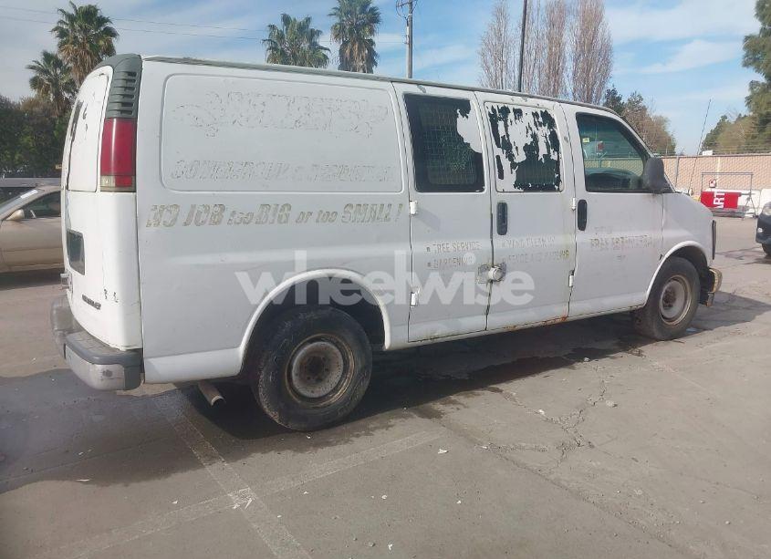 Photo 4 of 2001 Chevrolet Express (VIN 1GCFG25W111145316)