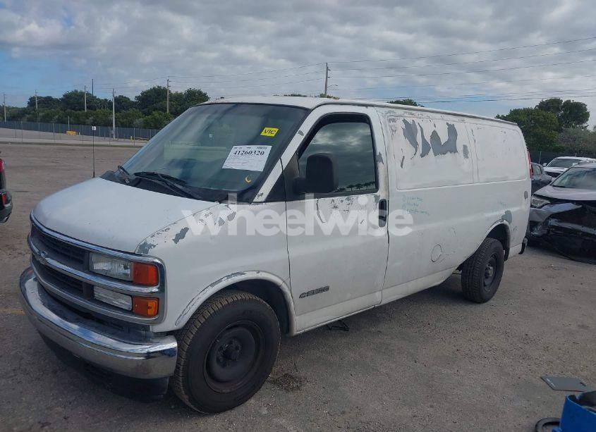 Photo 2 of 2002 Chevrolet Express (VIN 1GCFG25W421142542)