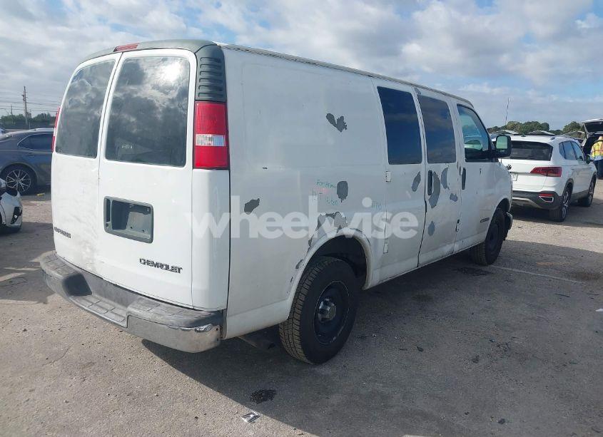 Photo 4 of 2002 Chevrolet Express (VIN 1GCFG25W421142542)