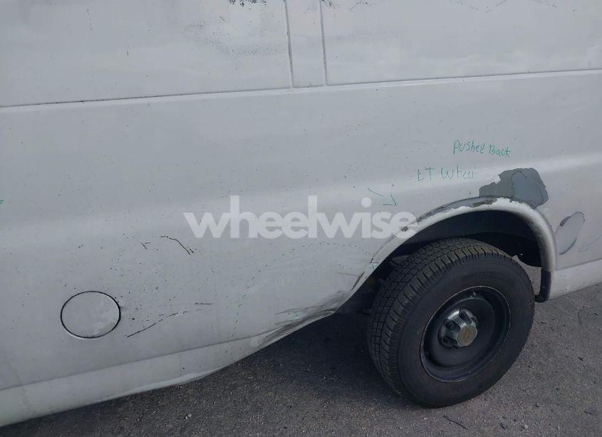 Photo 6 of 2002 Chevrolet Express (VIN 1GCFG25W421142542)