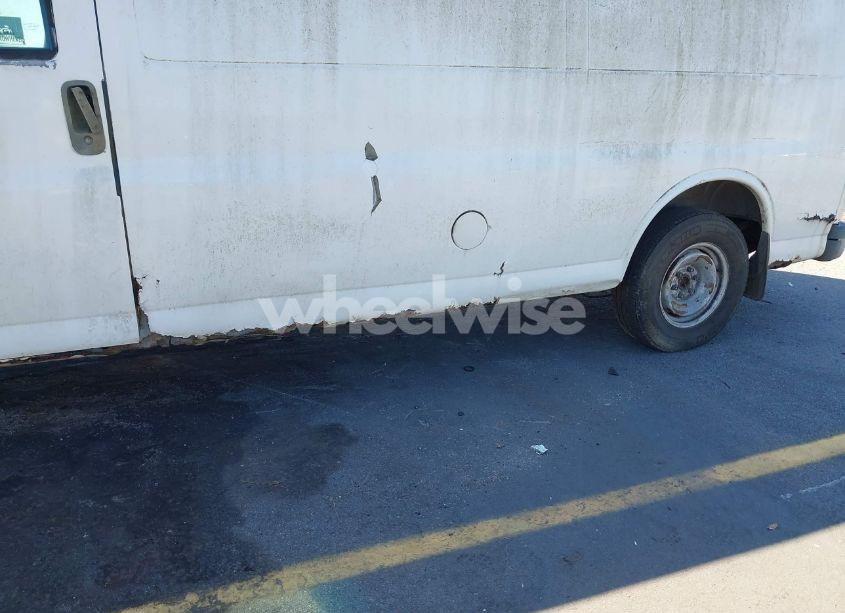 Photo 6 of 2002 Chevrolet Express (VIN 1GCFG29M421196321)