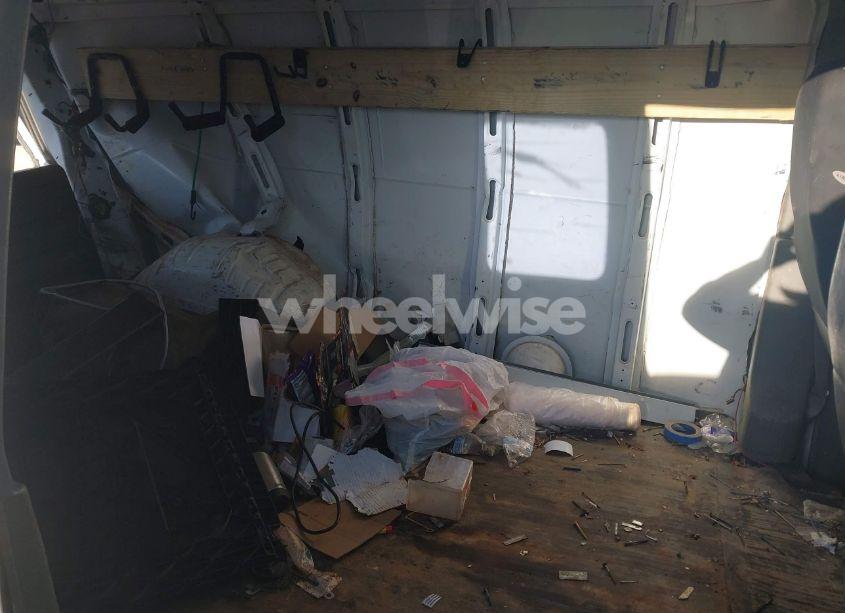 Photo 8 of 2005 Chevrolet Express (VIN 1GCFH15T651204167)