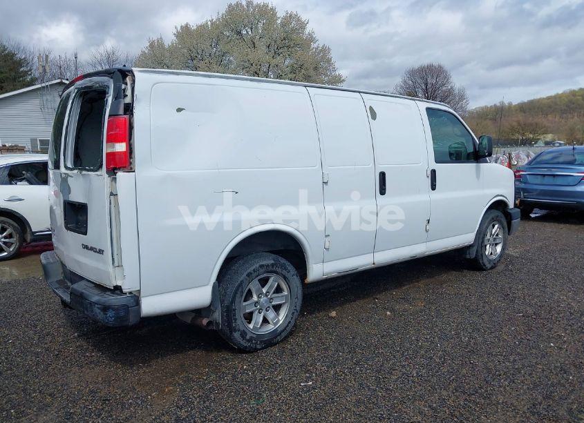 Photo 4 of 2006 Chevrolet Express WORK VAN (VIN 1GCFH15TX61177640)