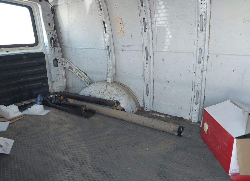Photo 8 of 2003 Chevrolet Express (VIN 1GCFH25T331202265)