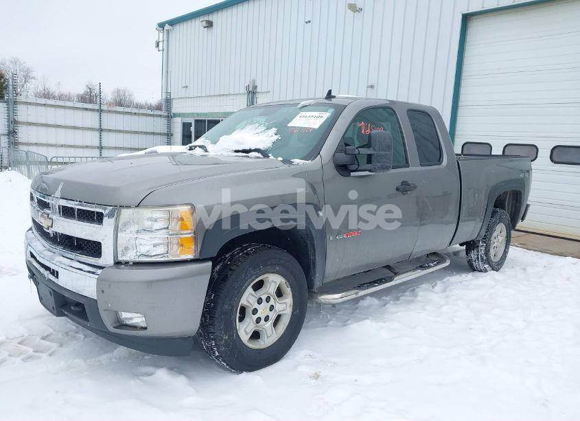 Photo 2 of 2007 Chevrolet Silverado 1500 LT1 (VIN 1GCFK19Y67Z508465)