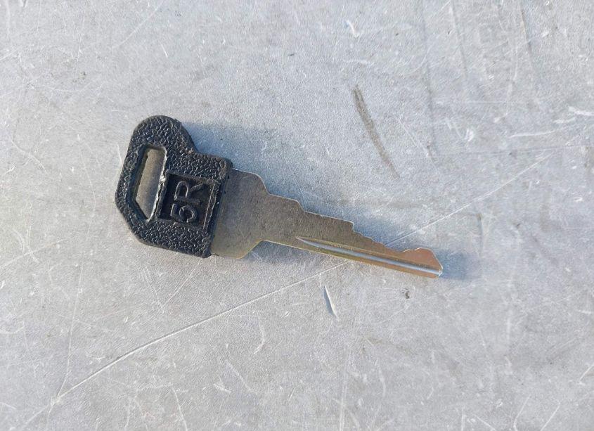 Photo 11 of 1988 Chevrolet Gmt-400 K2500 (VIN 1GCFK24K3JE130404)