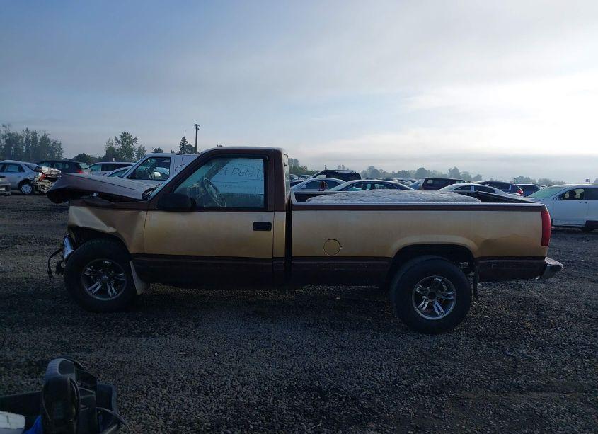 Photo 15 of 1988 Chevrolet Gmt-400 K2500 (VIN 1GCFK24K3JE130404)