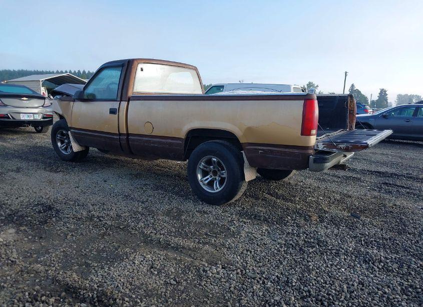 Photo 3 of 1988 Chevrolet Gmt-400 K2500 (VIN 1GCFK24K3JE130404)