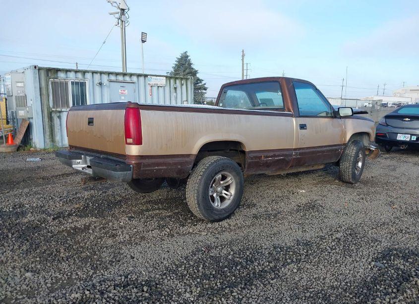 Photo 4 of 1988 Chevrolet Gmt-400 K2500 (VIN 1GCFK24K3JE130404)