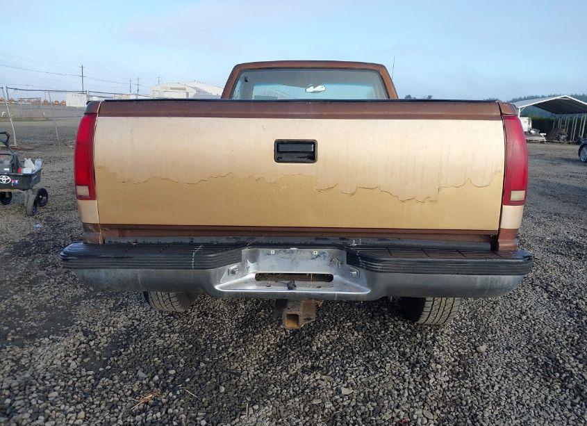 Photo 8 of 1988 Chevrolet Gmt-400 K2500 (VIN 1GCFK24K3JE130404)