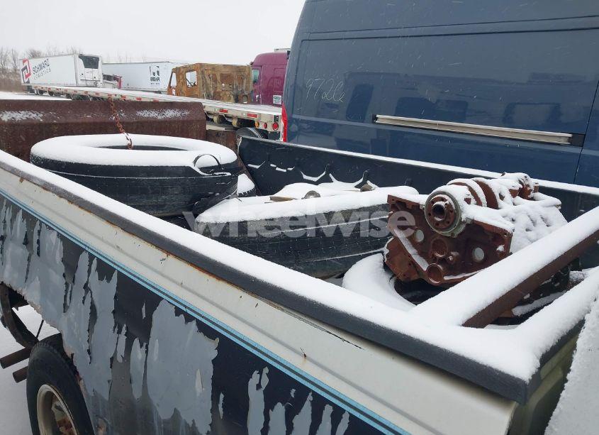 Photo 8 of 1989 Chevrolet Gmt-400 K2500 (VIN 1GCFK24K7KE257366)