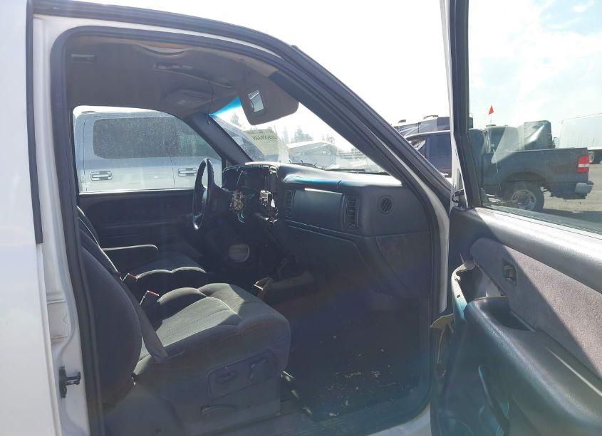 Photo 5 of 2002 Chevrolet Silverado 1500HD LS (VIN 1GCGC13U52F230367)