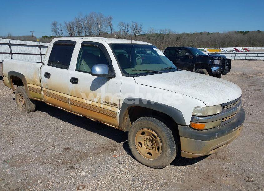 2001 Chevrolet Silverado 1500HD LS (VIN 1GCGC13U61F172302) main photo