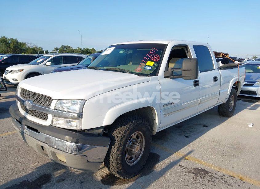 Photo 2 of 2003 Chevrolet Silverado 1500HD LS (VIN 1GCGC13U63F242884)