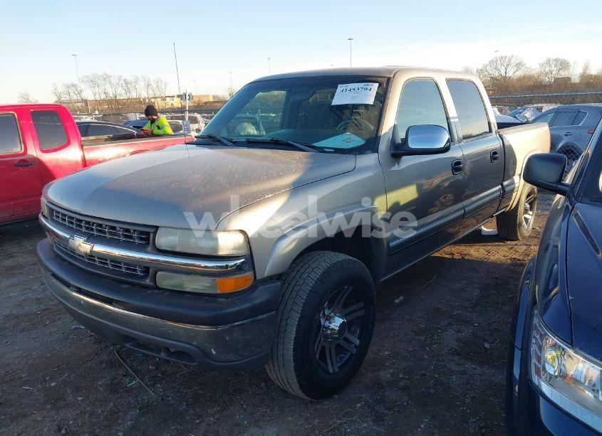 Photo 2 of 2001 Chevrolet Silverado 1500HD LS (VIN 1GCGC13U71F149241)