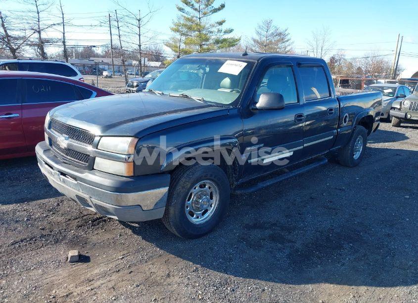 Photo 2 of 2003 Chevrolet Silverado 1500HD LT (VIN 1GCGC13U73F207979)