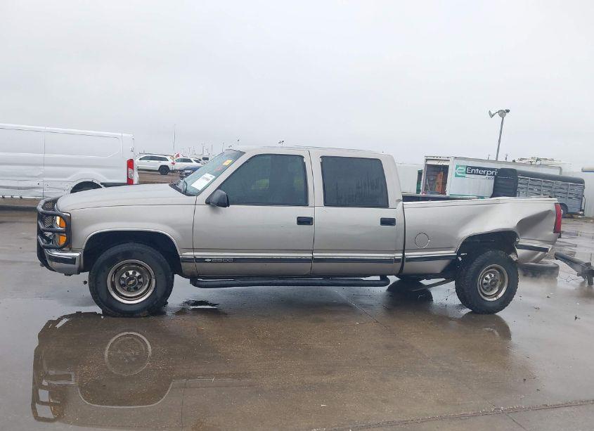 Photo 15 of 2000 Chevrolet C2500 (VIN 1GCGC23R8YF414048)