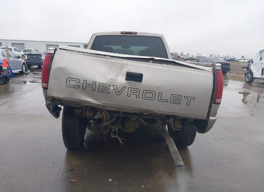 Photo 17 of 2000 Chevrolet C2500 (VIN 1GCGC23R8YF414048)