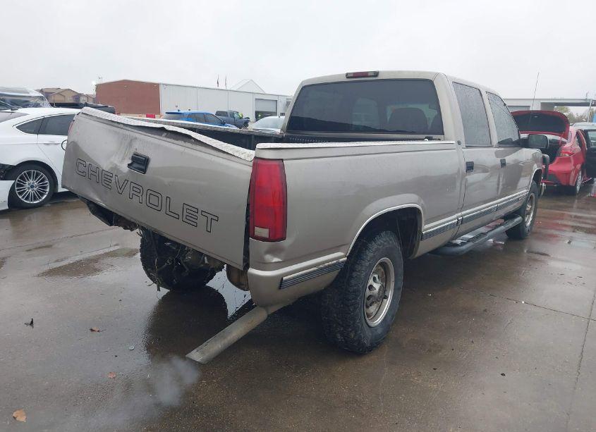 Photo 4 of 2000 Chevrolet C2500 (VIN 1GCGC23R8YF414048)