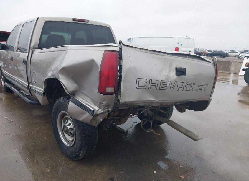 Photo 6 of 2000 Chevrolet C2500 (VIN 1GCGC23R8YF414048)