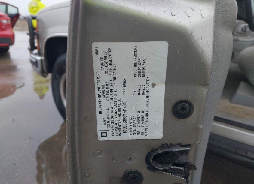 Photo 9 of 2000 Chevrolet C2500 (VIN 1GCGC23R8YF414048)