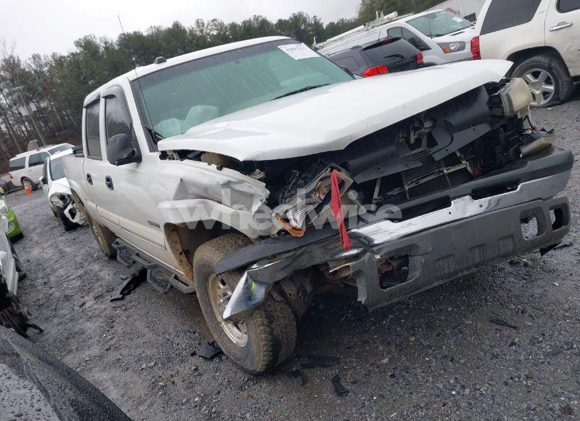 2004 Chevrolet Silverado 2500 LS (VIN 1GCGC23U04F211685) main photo