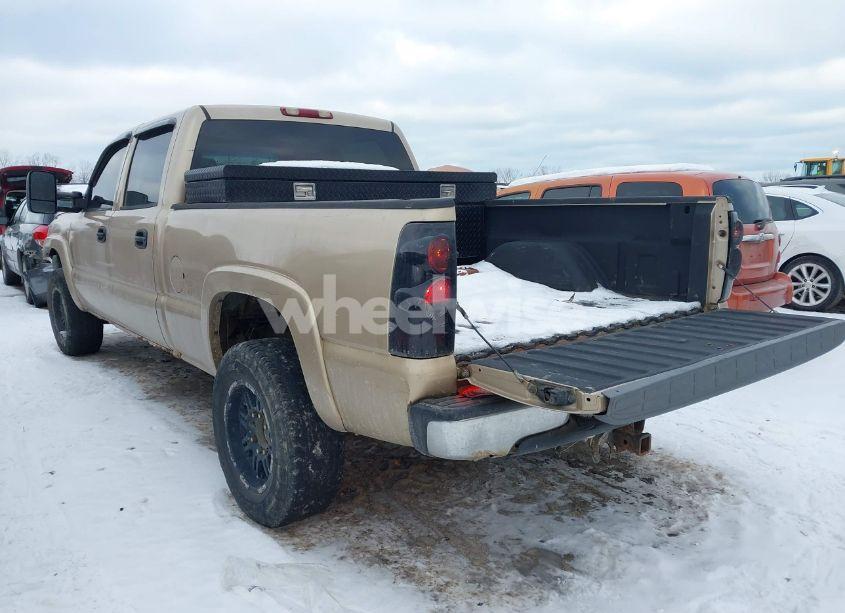 Photo 3 of 2004 Chevrolet Silverado 2500 LS (VIN 1GCGC23U14F137211)