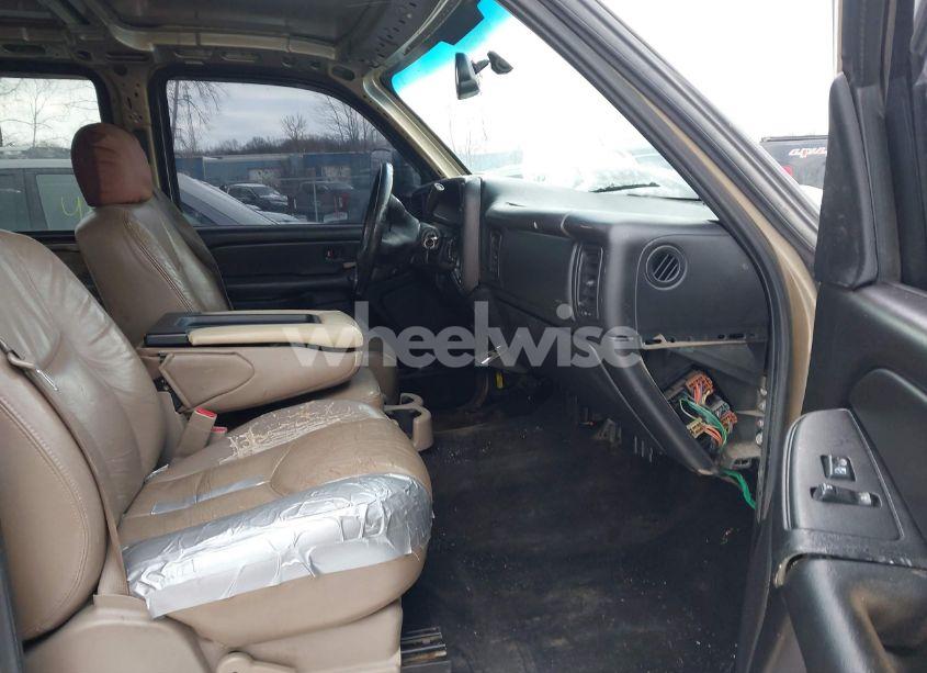 Photo 5 of 2004 Chevrolet Silverado 2500 LS (VIN 1GCGC23U14F137211)