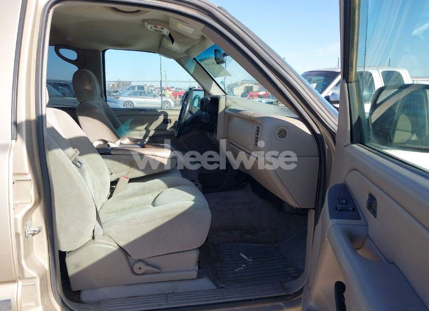 Photo 5 of 2004 Chevrolet Silverado 2500 LS (VIN 1GCGC23U14F252357)