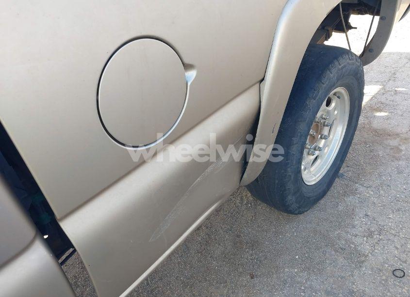 Photo 6 of 2004 Chevrolet Silverado 2500 LS (VIN 1GCGC23U14F252357)