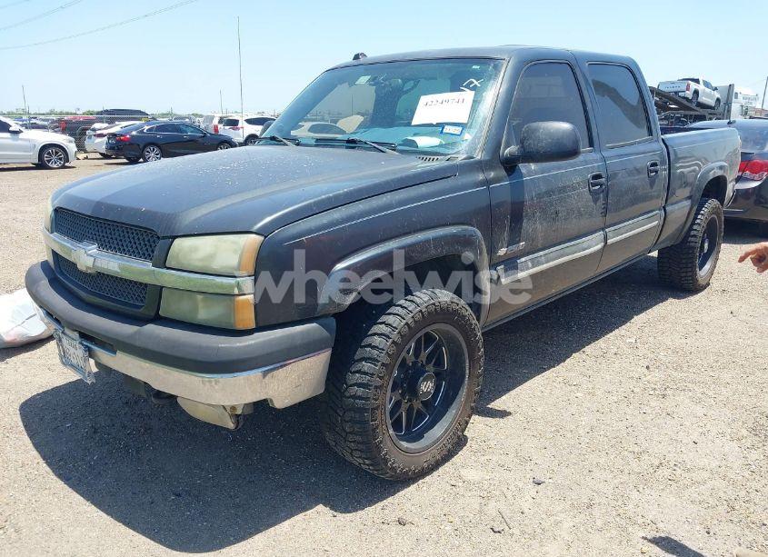 Photo 2 of 2004 Chevrolet Silverado 2500 LS (VIN 1GCGC23U54F104017)