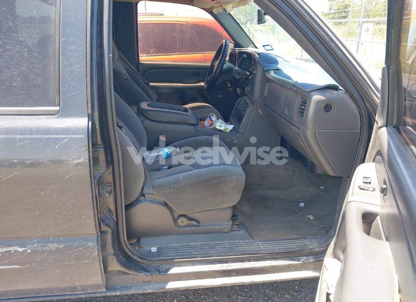 Photo 5 of 2004 Chevrolet Silverado 2500 LS (VIN 1GCGC23U54F104017)