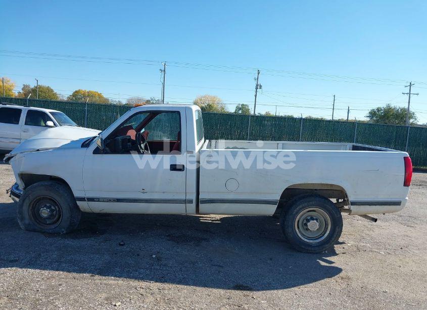 Photo 13 of 1992 Chevrolet Gmt-400 C2500 (VIN 1GCGC24F9NE187054)