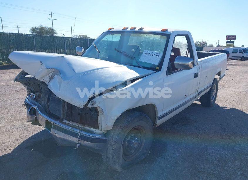 Photo 2 of 1992 Chevrolet Gmt-400 C2500 (VIN 1GCGC24F9NE187054)