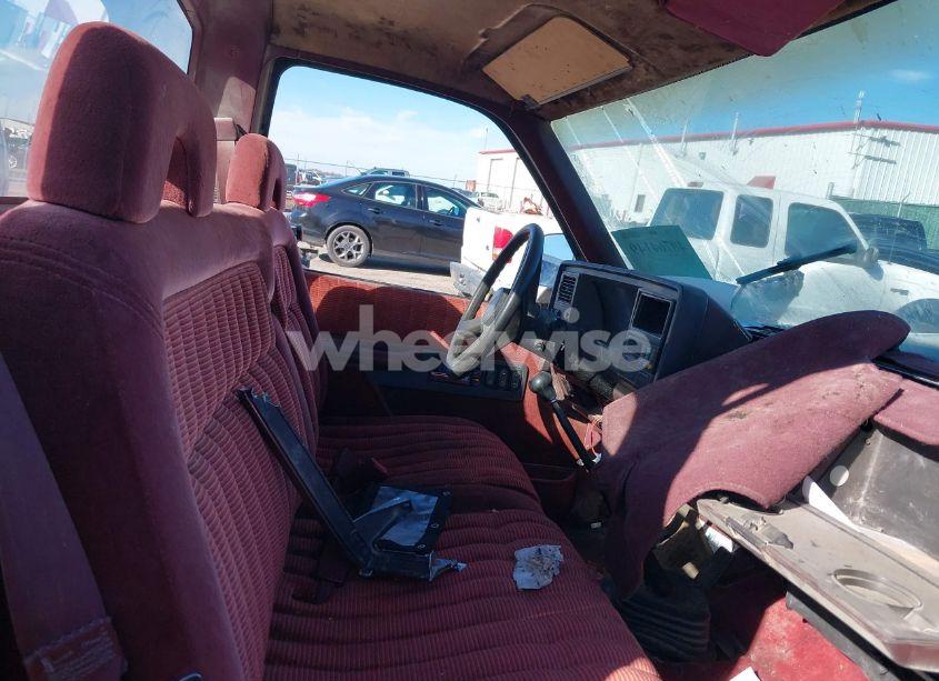 Photo 5 of 1992 Chevrolet Gmt-400 C2500 (VIN 1GCGC24F9NE187054)