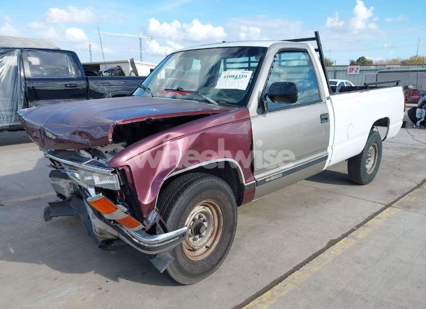 Photo 2 of 1991 Chevrolet Gmt-400 C2500 (VIN 1GCGC24K4ME181464)