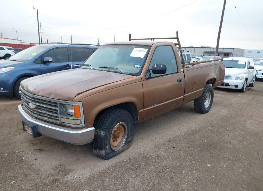 Photo 2 of 1989 Chevrolet Gmt-400 C2500 (VIN 1GCGC24K8KE107381)