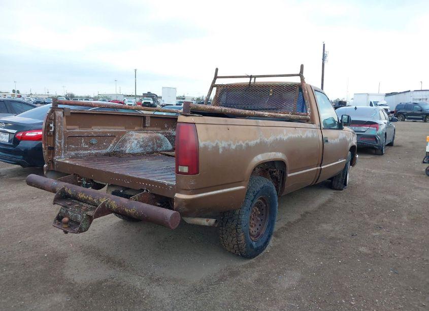 Photo 4 of 1989 Chevrolet Gmt-400 C2500 (VIN 1GCGC24K8KE107381)