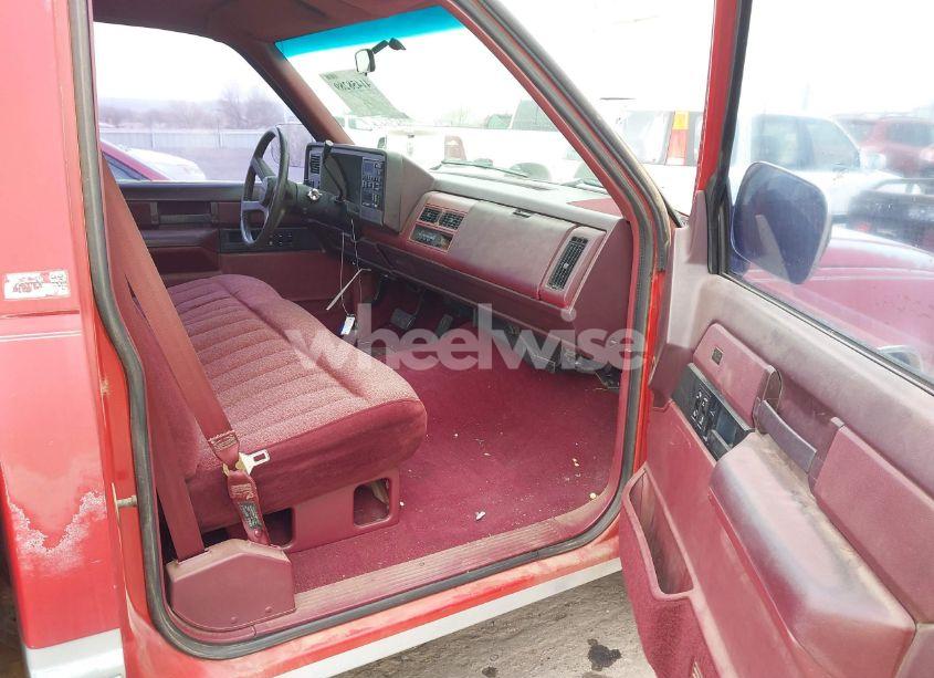 Photo 5 of 1989 Chevrolet Gmt-400 C2500 (VIN 1GCGC24K8KE120017)